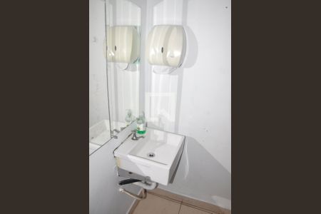 Casa à venda com 600m², 5 quartos e 6 vagas Casa à venda com 600m², 5 quartos e 6 vagasDetalhe - Banheiro Social do Salão 01