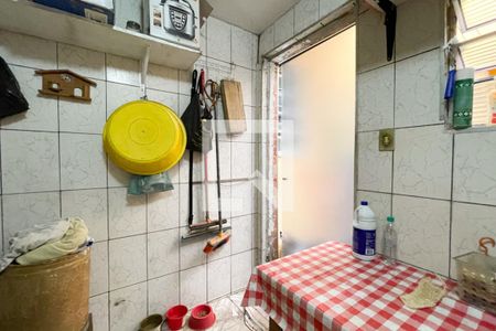 Casa à venda com 279m², 4 quartos e 2 vagas Casa à venda com 279m², 4 quartos e 2 vagasÁrea de Serviço