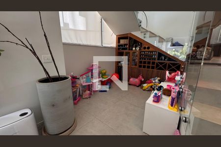 Casa de condomínio à venda com 250m², 3 quartos e 4 vagas Casa de condomínio à venda com 250m², 3 quartos e 4 vagasÁrea comum