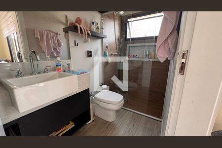 Casa de condomínio à venda com 250m², 3 quartos e 4 vagas Casa de condomínio à venda com 250m², 3 quartos e 4 vagasBanheiro