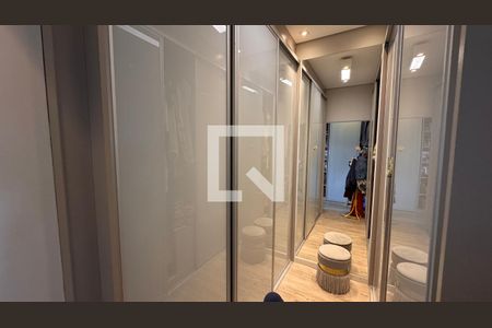 Casa de condomínio à venda com 250m², 3 quartos e 4 vagas Casa de condomínio à venda com 250m², 3 quartos e 4 vagasQuarto 1