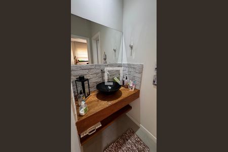 Casa de condomínio à venda com 250m², 3 quartos e 4 vagas Casa de condomínio à venda com 250m², 3 quartos e 4 vagasLavabo