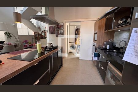 Casa de condomínio à venda com 250m², 3 quartos e 4 vagas Casa de condomínio à venda com 250m², 3 quartos e 4 vagasCozinha