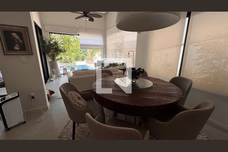 Casa de condomínio à venda com 250m², 3 quartos e 4 vagas Casa de condomínio à venda com 250m², 3 quartos e 4 vagasSala de Jantar