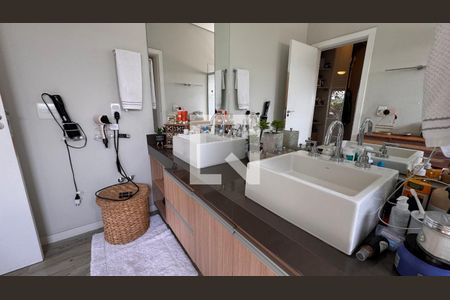 Casa de condomínio à venda com 250m², 3 quartos e 4 vagas Casa de condomínio à venda com 250m², 3 quartos e 4 vagasQuarto 1 Banheiro