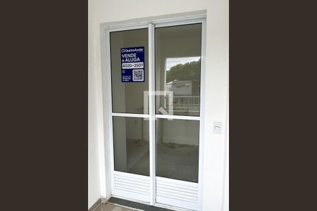 Apartamento à venda com 34m², 2 quartos e sem vaga Apartamento à venda com 34m², 2 quartos e sem vagaAdesivo