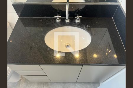 Apartamento à venda com 152m², 3 quartos e 3 vagas Apartamento à venda com 152m², 3 quartos e 3 vagasBanheiro da Suíte 2