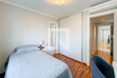 Apartamento à venda com 161m², 3 quartos e 3 vagasSuíte 1