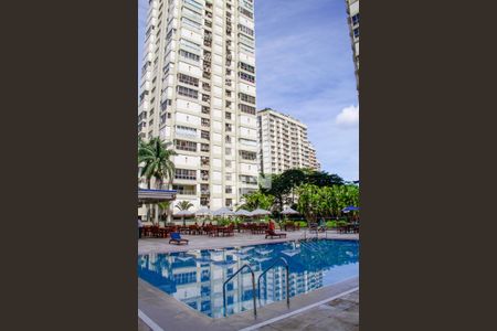 Apartamento à venda com 261m², 3 quartos e 2 vagasÁrea comum - Piscina