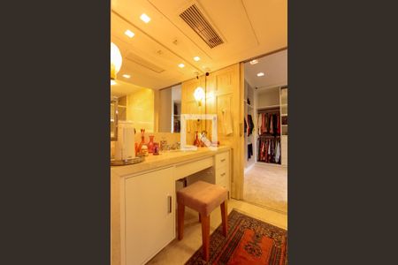 Apartamento à venda com 261m², 3 quartos e 2 vagasBanheiro Quarto 1 suíte