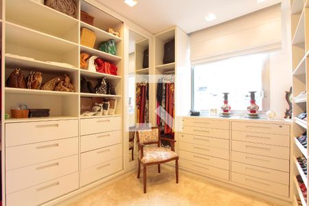 Apartamento à venda com 261m², 3 quartos e 2 vagasCloset Quarto 1 suíte