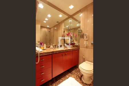 Apartamento à venda com 261m², 3 quartos e 2 vagasBanheiro Quarto 2 suíte