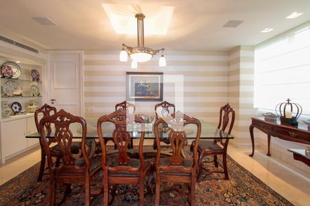 Apartamento à venda com 261m², 3 quartos e 2 vagasSala de Jantar