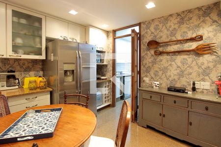 Apartamento à venda com 261m², 3 quartos e 2 vagasCozinha