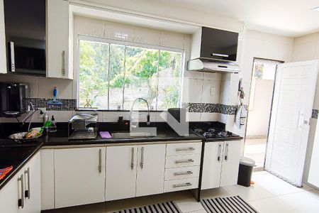 Casa à venda com 270m², 3 quartos e 4 vagas Casa à venda com 270m², 3 quartos e 4 vagascozinha
