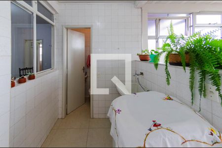 Apartamento à venda com 130m², 3 quartos e 2 vagas Apartamento à venda com 130m², 3 quartos e 2 vagasÁrea de serviço