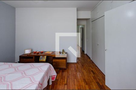 Apartamento à venda com 130m², 3 quartos e 2 vagas Apartamento à venda com 130m², 3 quartos e 2 vagasSuíte
