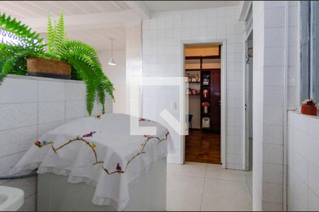 Apartamento à venda com 130m², 3 quartos e 2 vagas Apartamento à venda com 130m², 3 quartos e 2 vagasÁrea de serviço