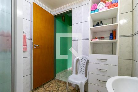 Casa à venda com 174m², 2 quartos e 2 vagas Casa à venda com 174m², 2 quartos e 2 vagasBanheiro social