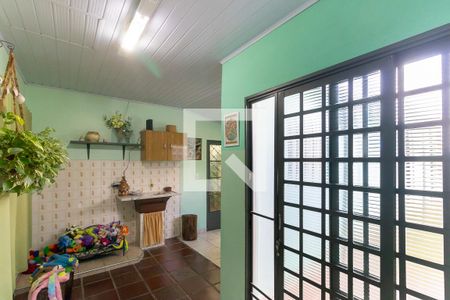 Casa à venda com 174m², 2 quartos e 2 vagas Casa à venda com 174m², 2 quartos e 2 vagasCorredor