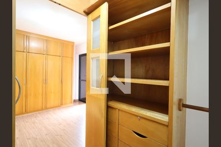 Apartamento à venda com 110m², 3 quartos e 2 vagasCloset da suíte