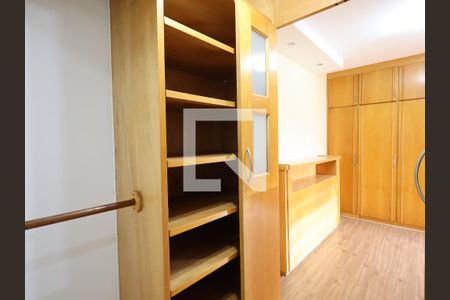 Apartamento à venda com 110m², 3 quartos e 2 vagasCloset da suíte