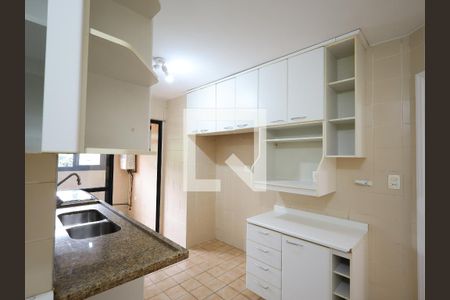 Apartamento à venda com 110m², 3 quartos e 2 vagasCozinha