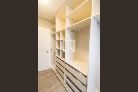 Casa de condomínio à venda com 524m², 4 quartos e 4 vagasCloset da suíte 1