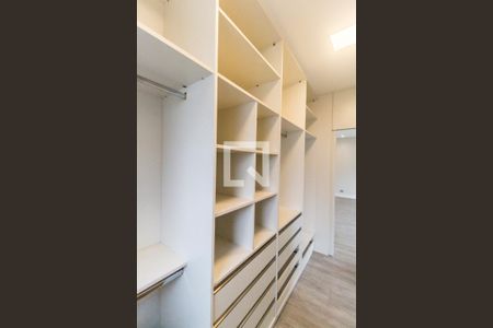 Casa de condomínio à venda com 524m², 4 quartos e 4 vagasCloset da suíte 2