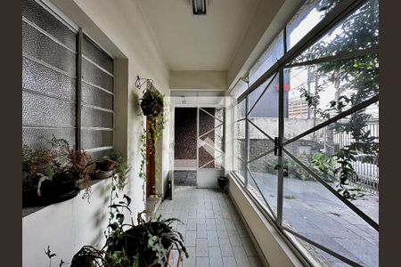 Casa à venda com 220m², 3 quartos e 3 vagas Casa à venda com 220m², 3 quartos e 3 vagasVaranda Sala