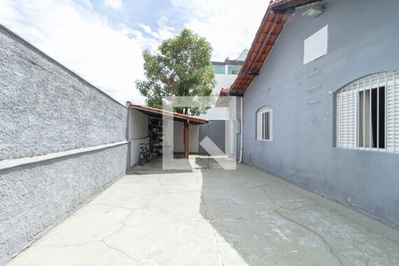 Casa à venda com 420m², 3 quartos e 6 vagas Casa à venda com 420m², 3 quartos e 6 vagasQuintal