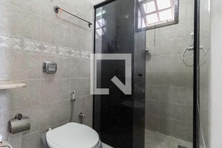 Casa à venda com 420m², 3 quartos e 6 vagas Casa à venda com 420m², 3 quartos e 6 vagasBanheiro da suíte 2