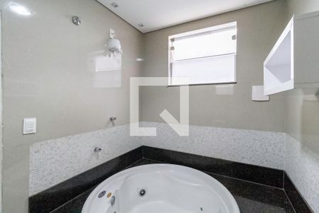 Casa à venda com 420m², 3 quartos e 6 vagas Casa à venda com 420m², 3 quartos e 6 vagasBanheiro da suíte 1