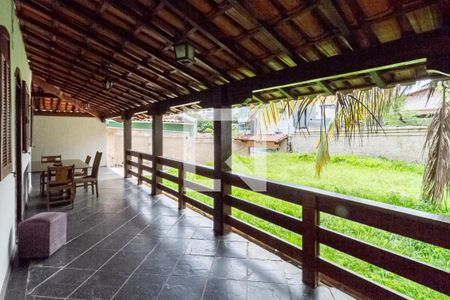Casa à venda com 420m², 3 quartos e 6 vagas Casa à venda com 420m², 3 quartos e 6 vagasVaranda