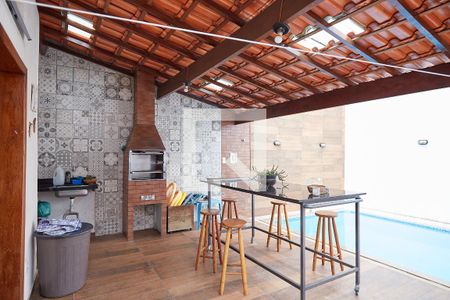 Casa à venda com 237m², 4 quartos e 4 vagasVaranda gourmet