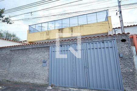 Casa à venda com 237m², 4 quartos e 4 vagasFachada
