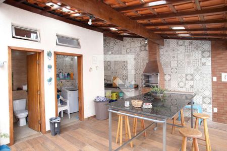 Casa à venda com 236m², 4 quartos e 4 vagas Casa à venda com 236m², 4 quartos e 4 vagasVaranda