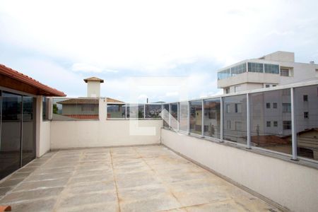 Casa à venda com 236m², 4 quartos e 4 vagas Casa à venda com 236m², 4 quartos e 4 vagasTerraço