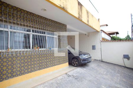 Casa à venda com 236m², 4 quartos e 4 vagas Casa à venda com 236m², 4 quartos e 4 vagasGaragem
