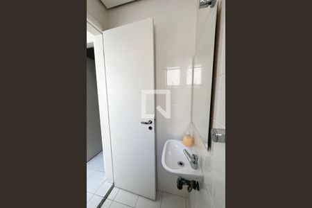 Apartamento à venda com 130m², 4 quartos e 2 vagas Apartamento à venda com 130m², 4 quartos e 2 vagasBanheiro de Serviço