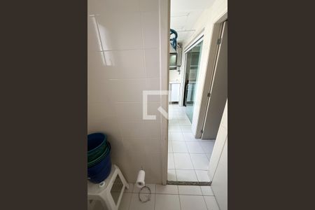 Apartamento à venda com 130m², 4 quartos e 2 vagas Apartamento à venda com 130m², 4 quartos e 2 vagasBanheiro de Serviço