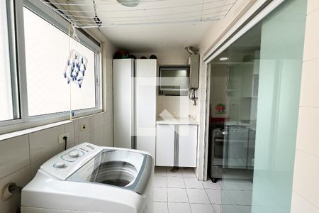 Apartamento à venda com 130m², 4 quartos e 2 vagas Apartamento à venda com 130m², 4 quartos e 2 vagasÁrea de Serviço