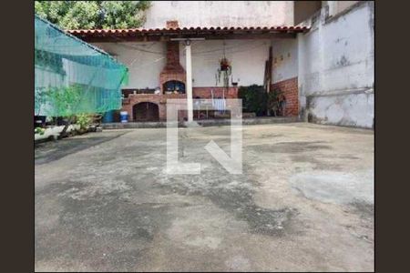 Casa à venda com 130m², 2 quartos e 2 vagas