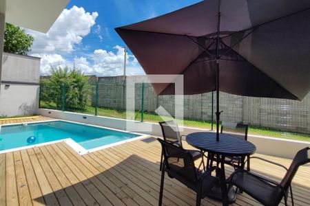 Casa de condomínio à venda com 229m², 3 quartos e 4 vagas Casa de condomínio à venda com 229m², 3 quartos e 4 vagasQuintal - Piscina