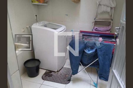 Casa à venda com 80m², 2 quartos e 1 vaga