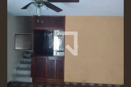 Casa de condomínio à venda com 169m², 4 quartos e 1 vaga