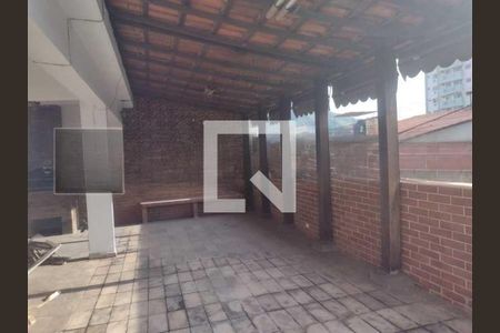 Casa de condomínio à venda com 169m², 4 quartos e 1 vaga
