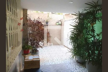 Casa à venda com 163m², 5 quartos e 2 vagas