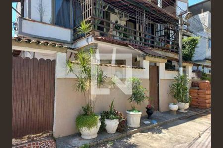 Casa à venda com 122m², 5 quartos e 1 vaga