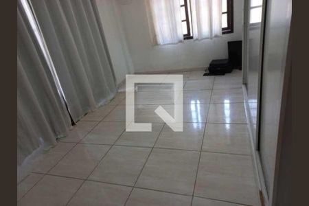 Casa à venda com 122m², 5 quartos e 1 vaga